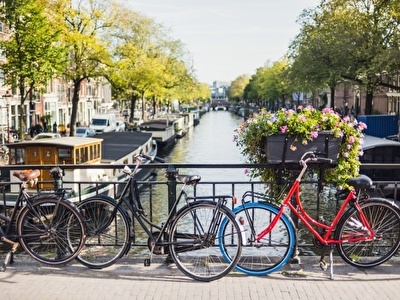 Amsterdam - Discover Amsterdam by bike