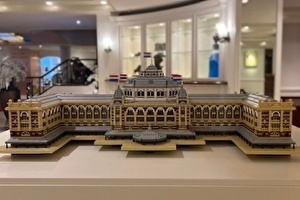 Grand Hotel Amrâth Kurhaus vereeuwigd in miniatuur van bijna 15.000 LEGO steentjes